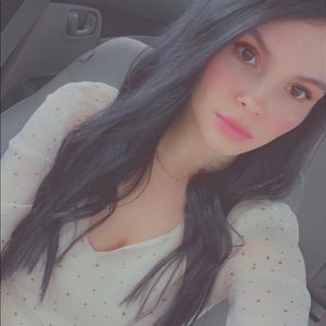 Meet your Posher, Caroline